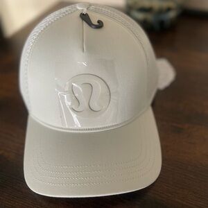 Lululemon Large White Snap Back Hat (NEW)